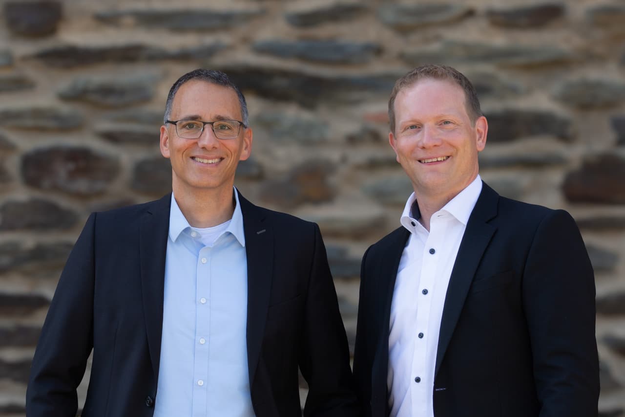 Cyvalent co-founders Thomas Schaefer and Dr. Andre Adelsbach together